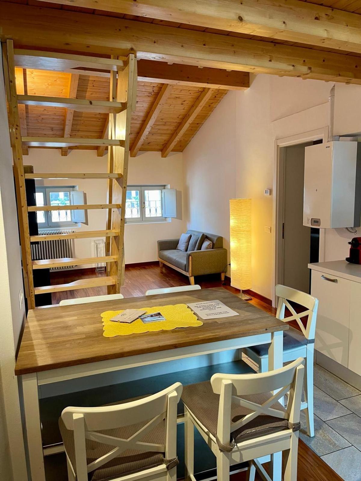 Calicantus Apartments Atena Комо Екстериор снимка