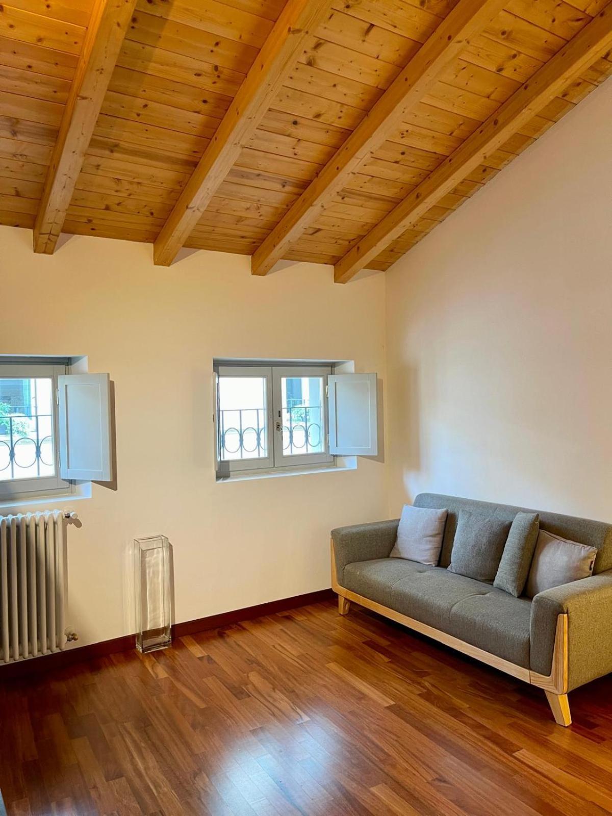 Calicantus Apartments Atena Комо Екстериор снимка