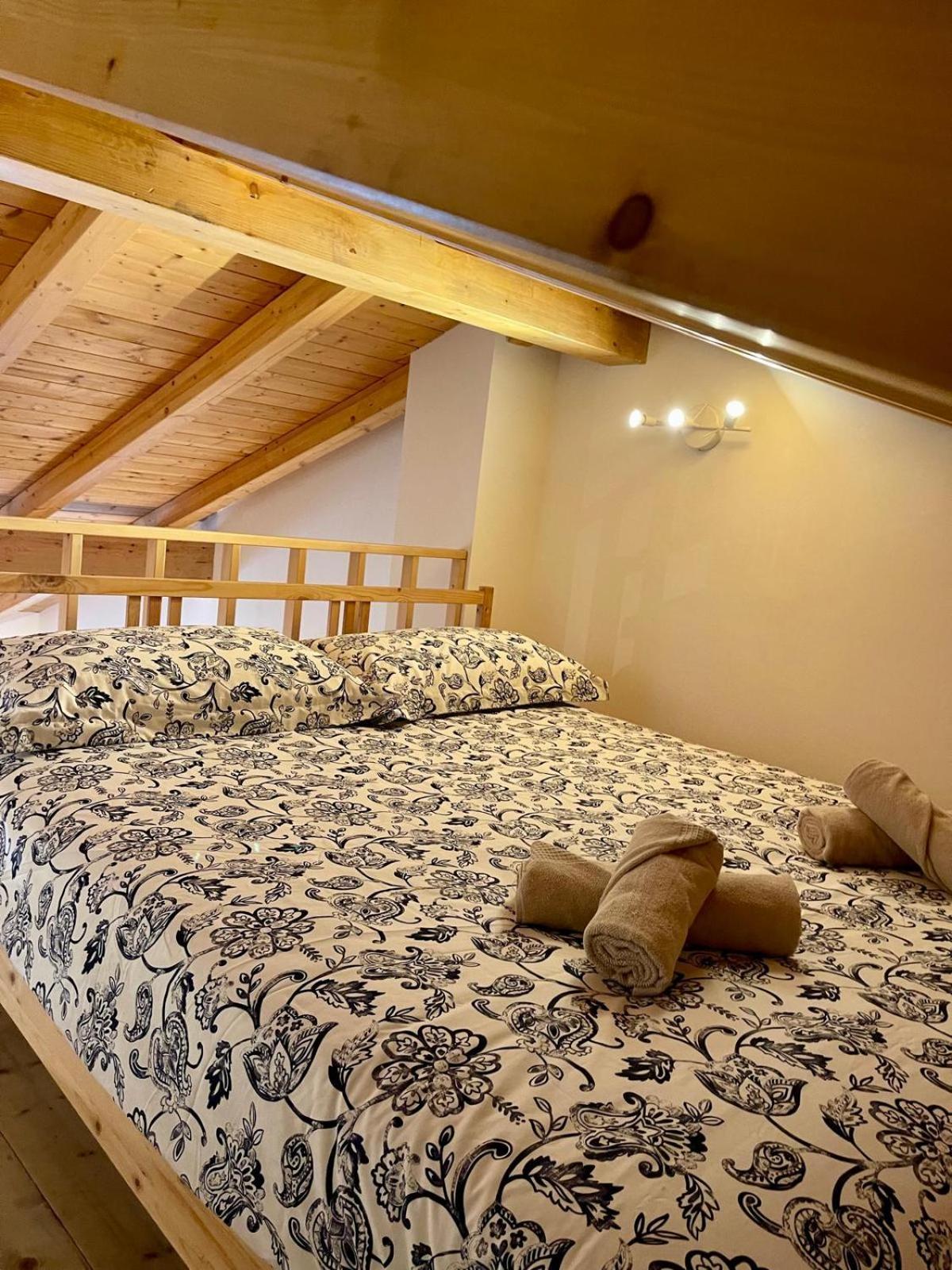Calicantus Apartments Atena Комо Екстериор снимка